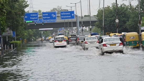 delhi_rains_2_1748146823675_1748146838620
