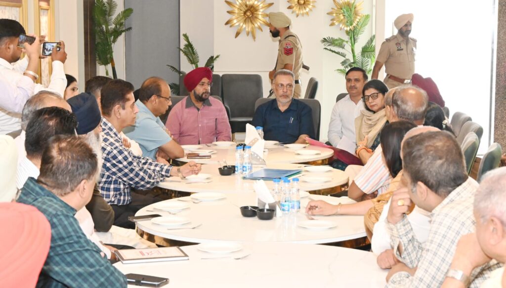 Health Minisiter with NGOs (1)