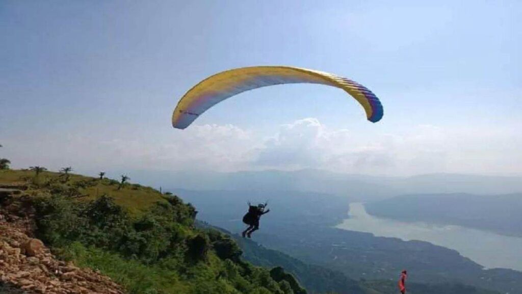 14_07_2025-paragliding_accident_23983837