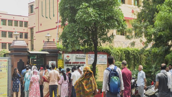 delhi-school-bomb-threat-02-1755660778
