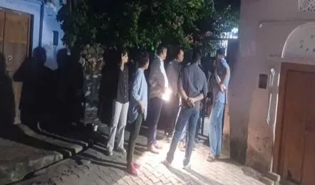 Delhi-Police-Raid_V_jpg–442×260-4g