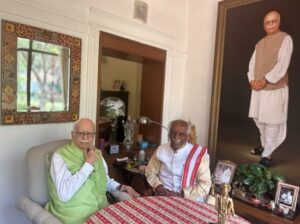 Haryana Governor Dattatreya calls on BJP stalwart LK Advani