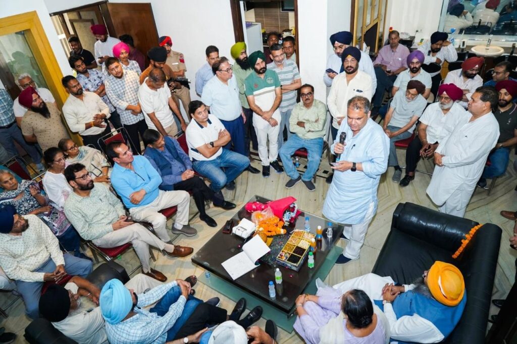 picture abi baki hai1