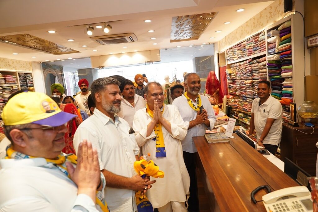 Arora Reaches Out to Voters1