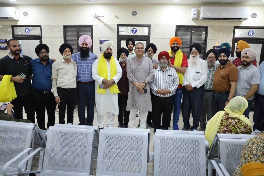 Visits Shri Guru Ram Das Charitable Hospital